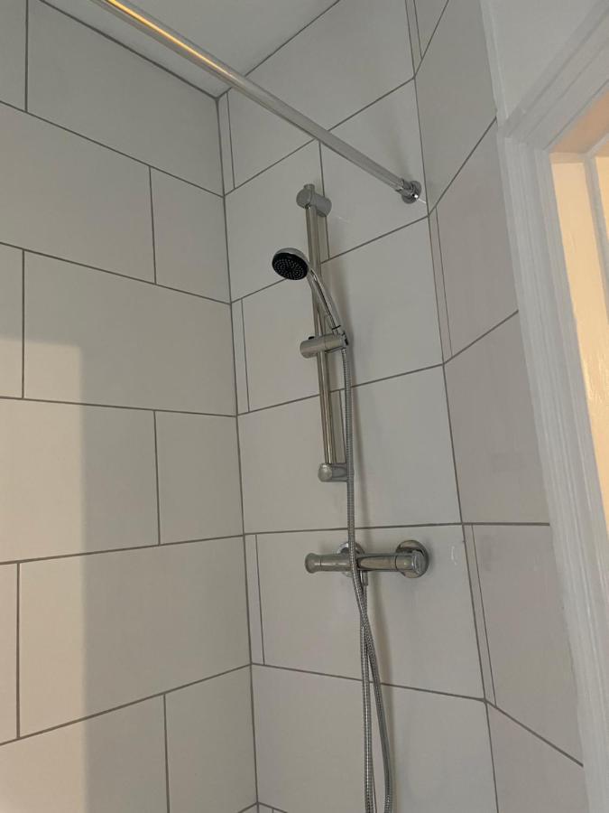 Rooms In A Victorian Comfortable 4-Bedroom House In Milton Keynes Rooms Not En-Suites Wolverton  Exterior foto