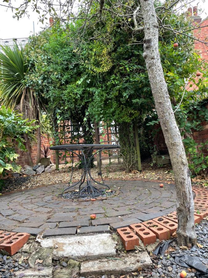 Rooms In A Victorian Comfortable 4-Bedroom House In Milton Keynes Rooms Not En-Suites Wolverton  Exterior foto