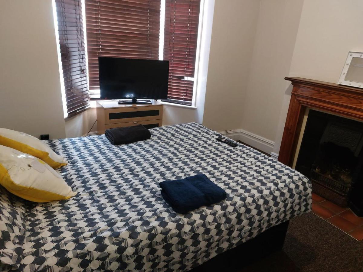 Rooms In A Victorian Comfortable 4-Bedroom House In Milton Keynes Rooms Not En-Suites Wolverton  Exterior foto