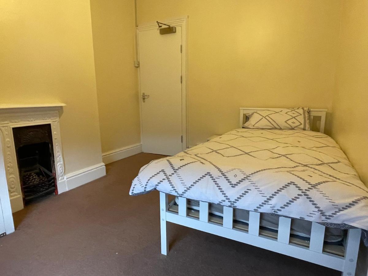 Rooms In A Victorian Comfortable 4-Bedroom House In Milton Keynes Rooms Not En-Suites Wolverton  Exterior foto